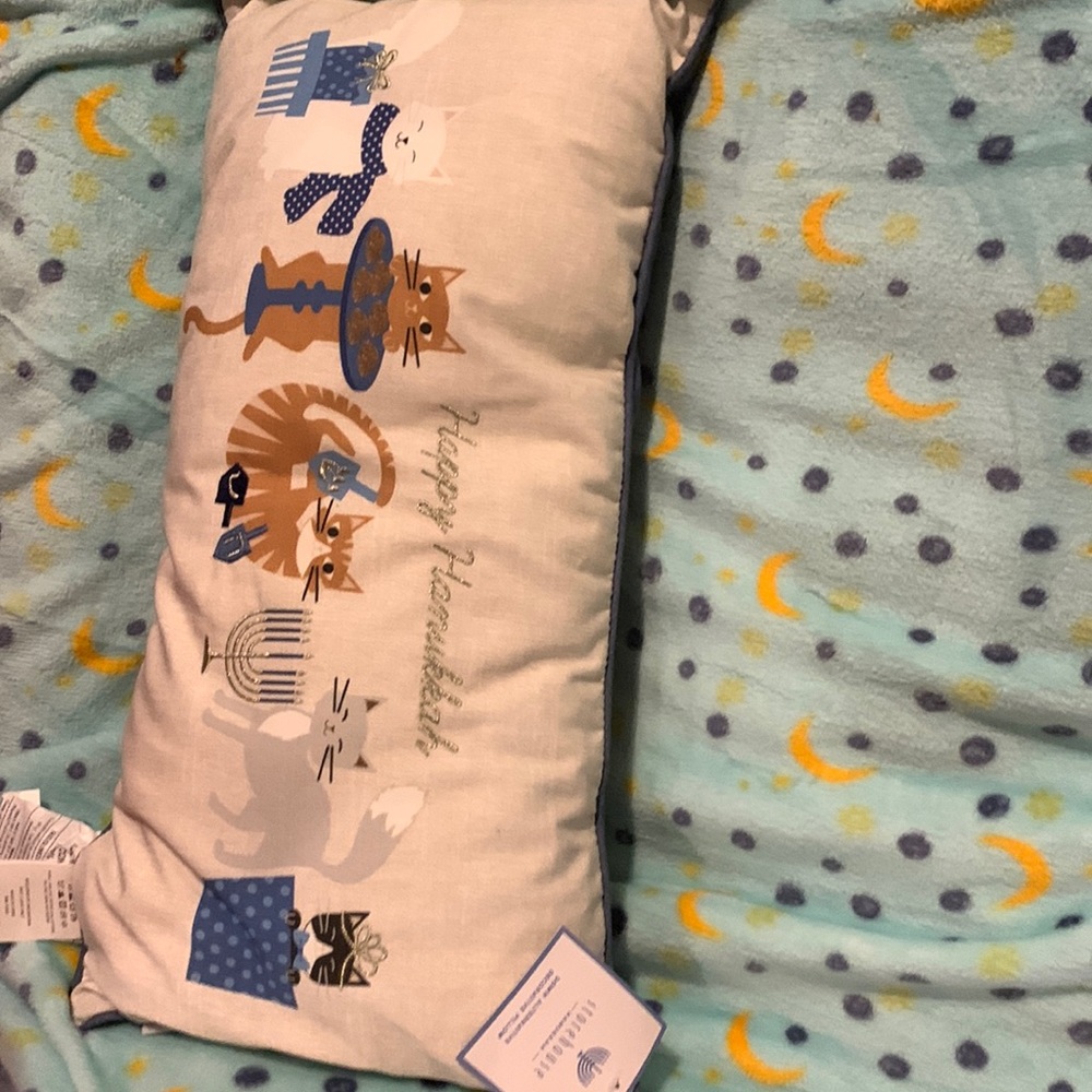 Adorable NWT Storehouse Happy Hanukkah cat pillow